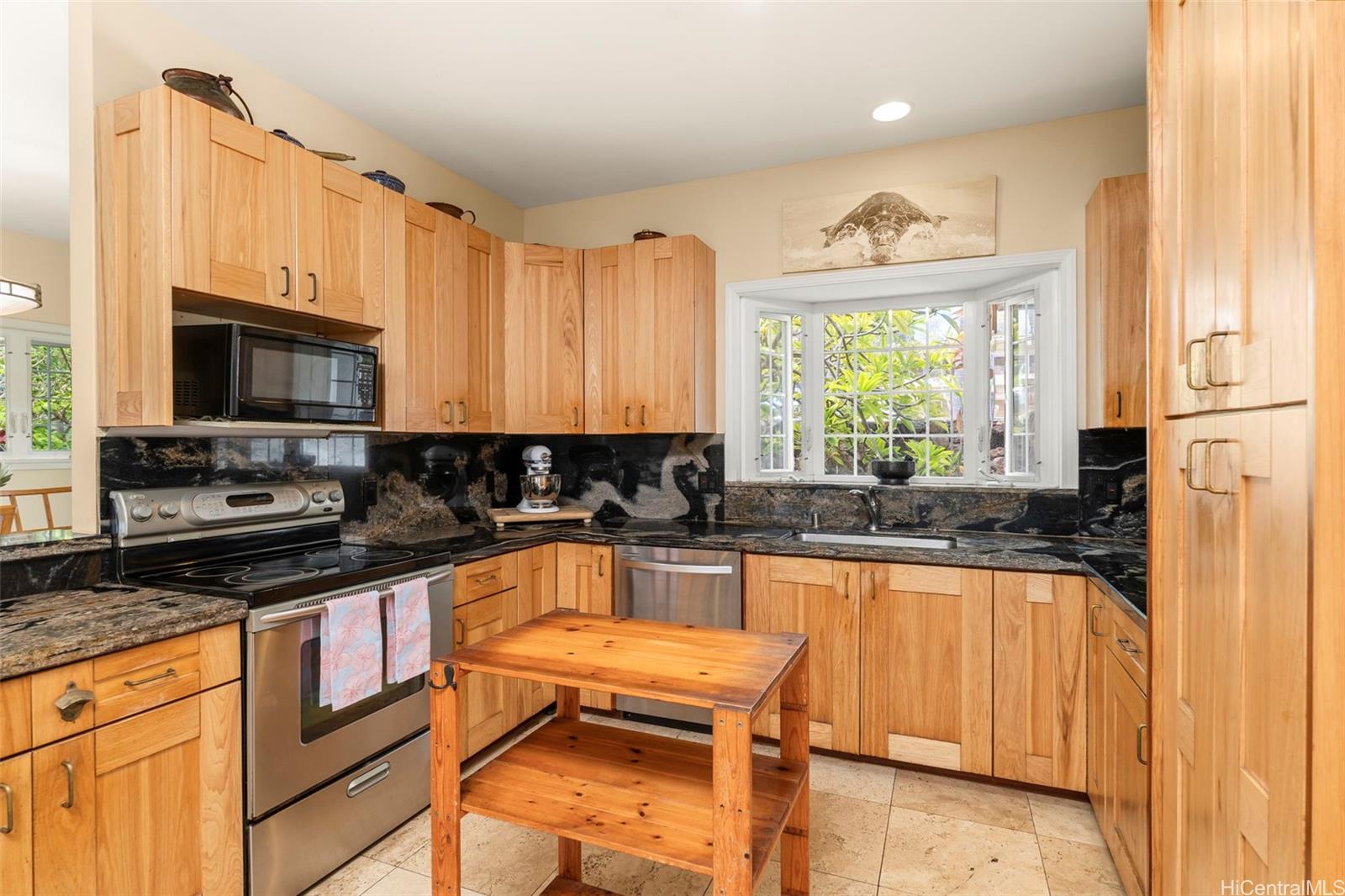 4026  Harding Ave Kaimuki, Diamond Head home - photo 9 of 25