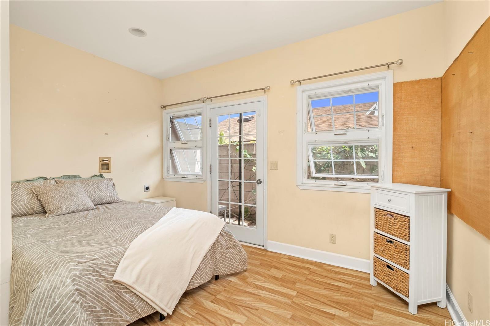 4026  Harding Ave Kaimuki, Diamond Head home - photo 10 of 25