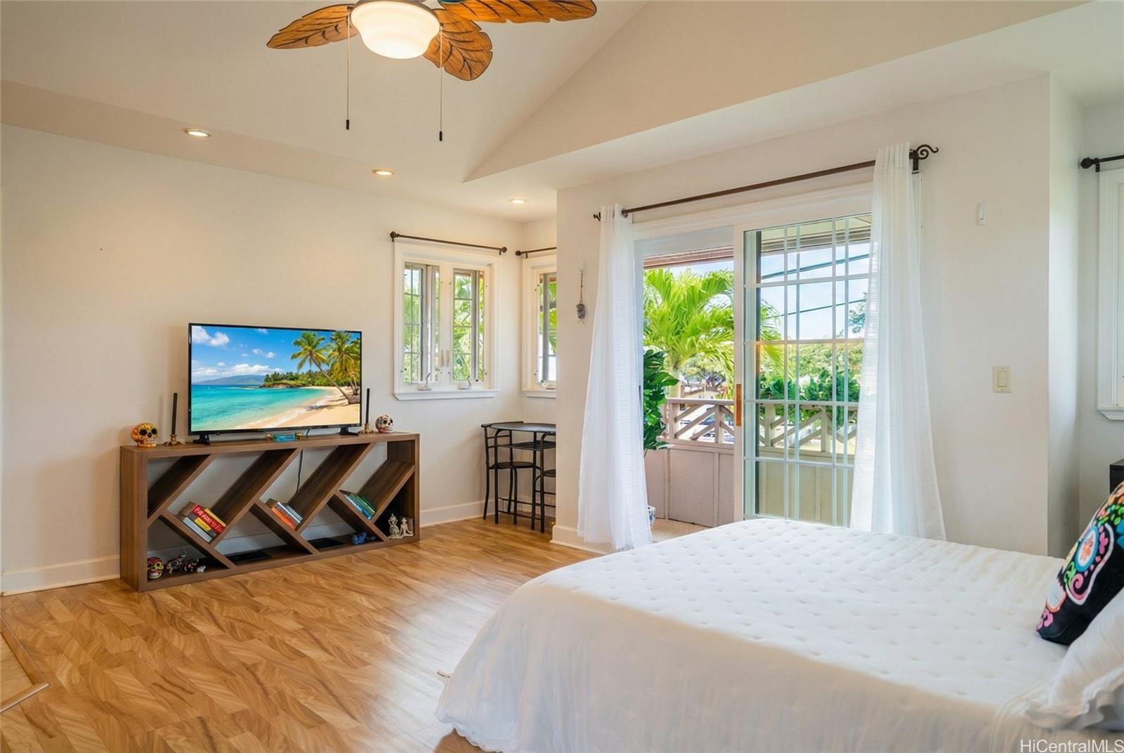 4026  Harding Ave Kaimuki, Diamond Head home - photo 10 of 18