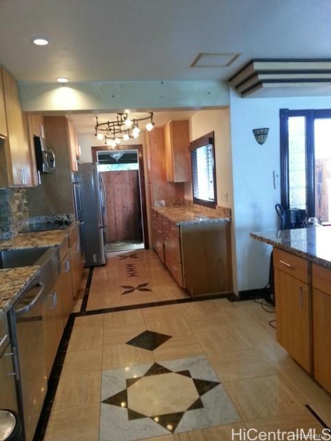 403 Koko Isle Cir Honolulu - Rental - photo 2 of 18