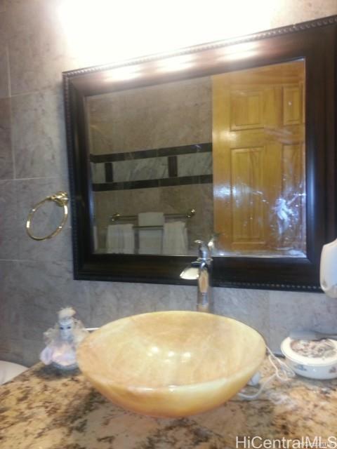 403 Koko Isle Cir Honolulu - Rental - photo 14 of 18