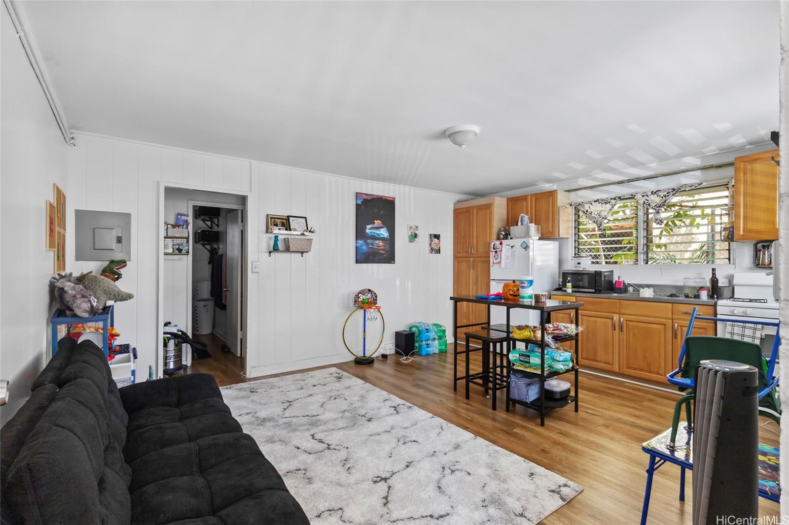 404 Magellan Ave Honolulu - Multi-family - photo 12 of 23