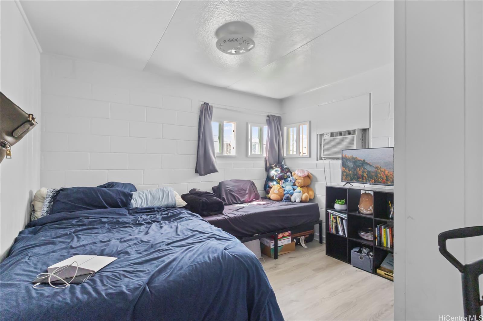 404 Magellan Ave Honolulu - Multi-family - photo 15 of 23