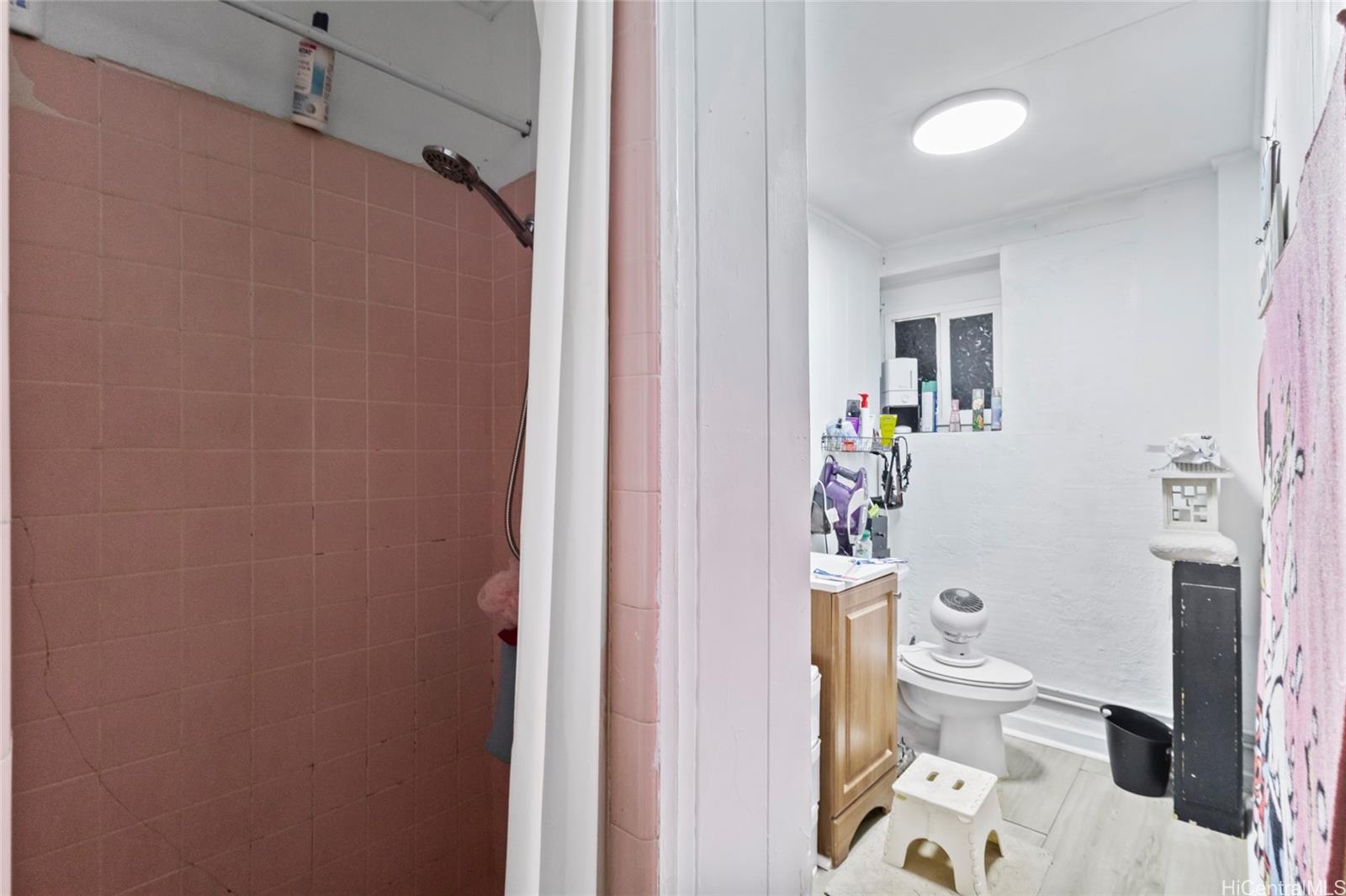 404 Magellan Ave Honolulu - Multi-family - photo 17 of 23