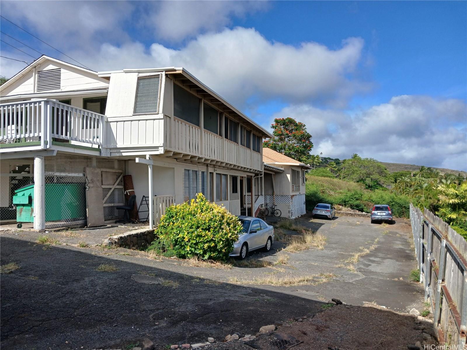 4052 A & B Keanu Street Honolulu - Multi-family - photo 6 of 8