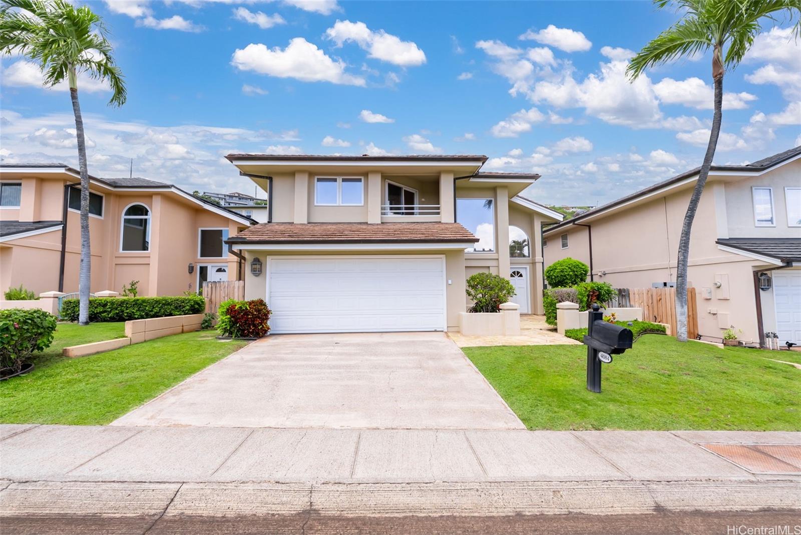 4084  Keanu Street Wilhelmina, Diamond Head home - photo 2 of 25