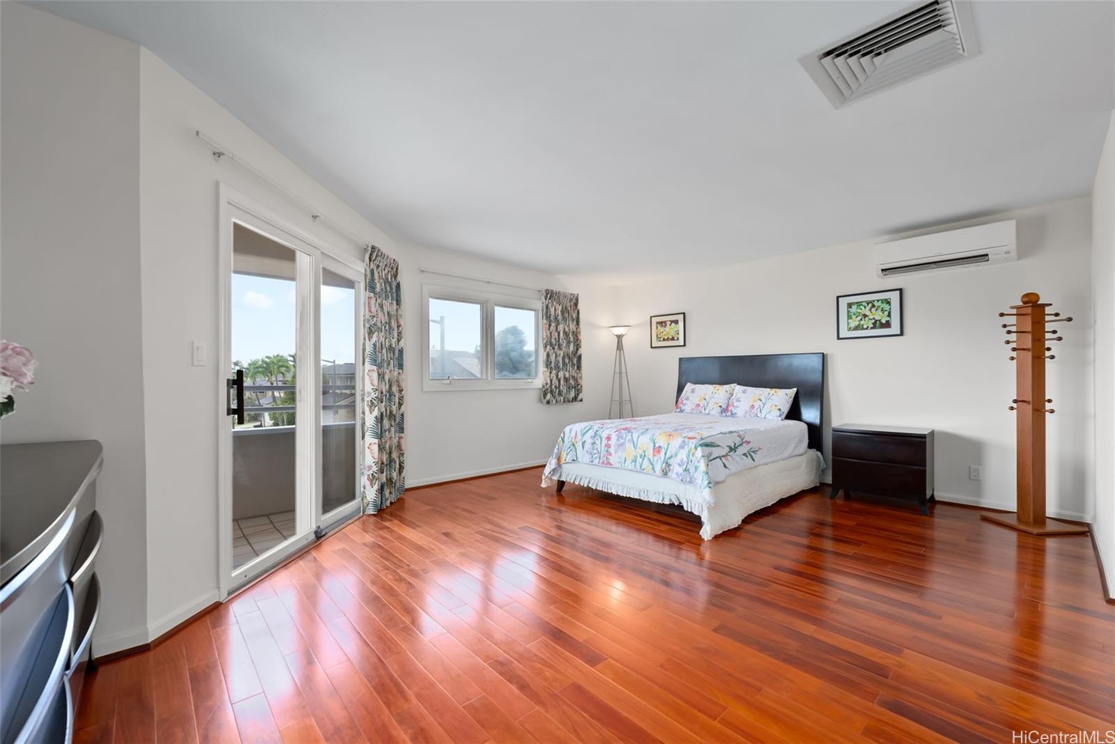 4084  Keanu Street Wilhelmina, Diamond Head home - photo 13 of 25