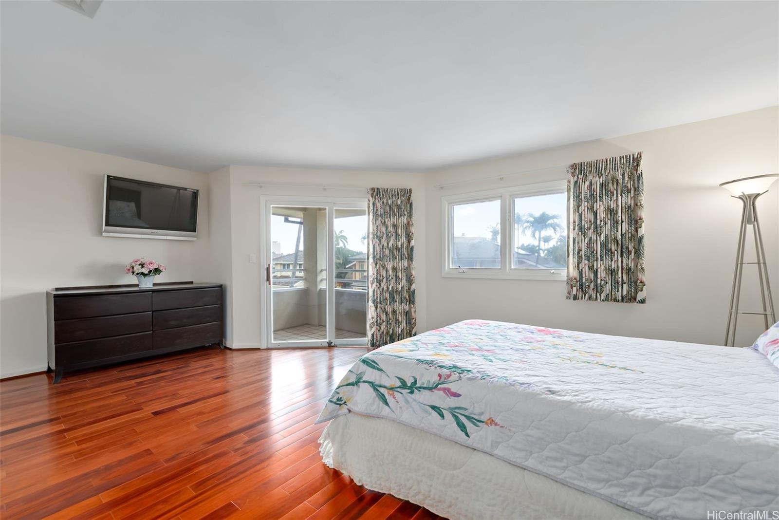 4084  Keanu Street Wilhelmina, Diamond Head home - photo 14 of 25
