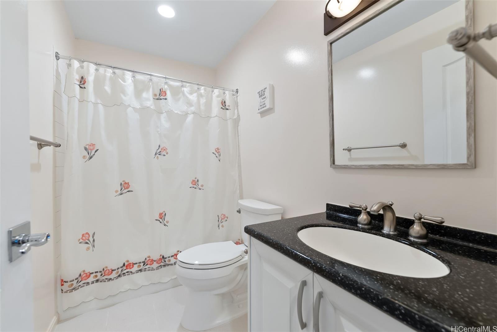 4084  Keanu Street Wilhelmina, Diamond Head home - photo 19 of 25