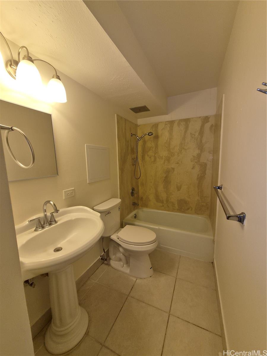 409 Iolani Ave Honolulu - Rental - photo 7 of 9