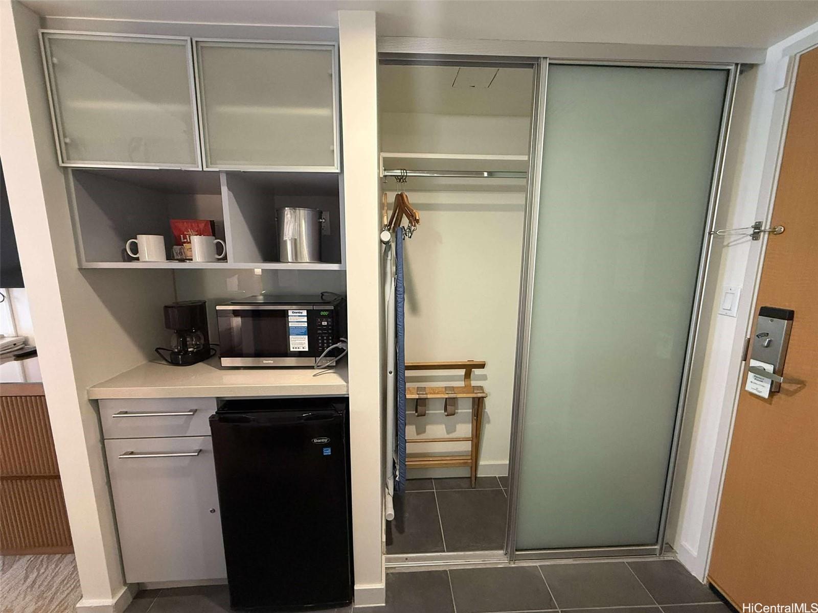 Ala Moana Hotel Condo condo # 1149, Honolulu, Hawaii - photo 5 of 15