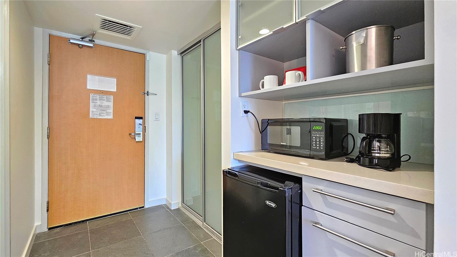 Ala Moana Hotel Condo condo # 1222, Honolulu, Hawaii - photo 6 of 18