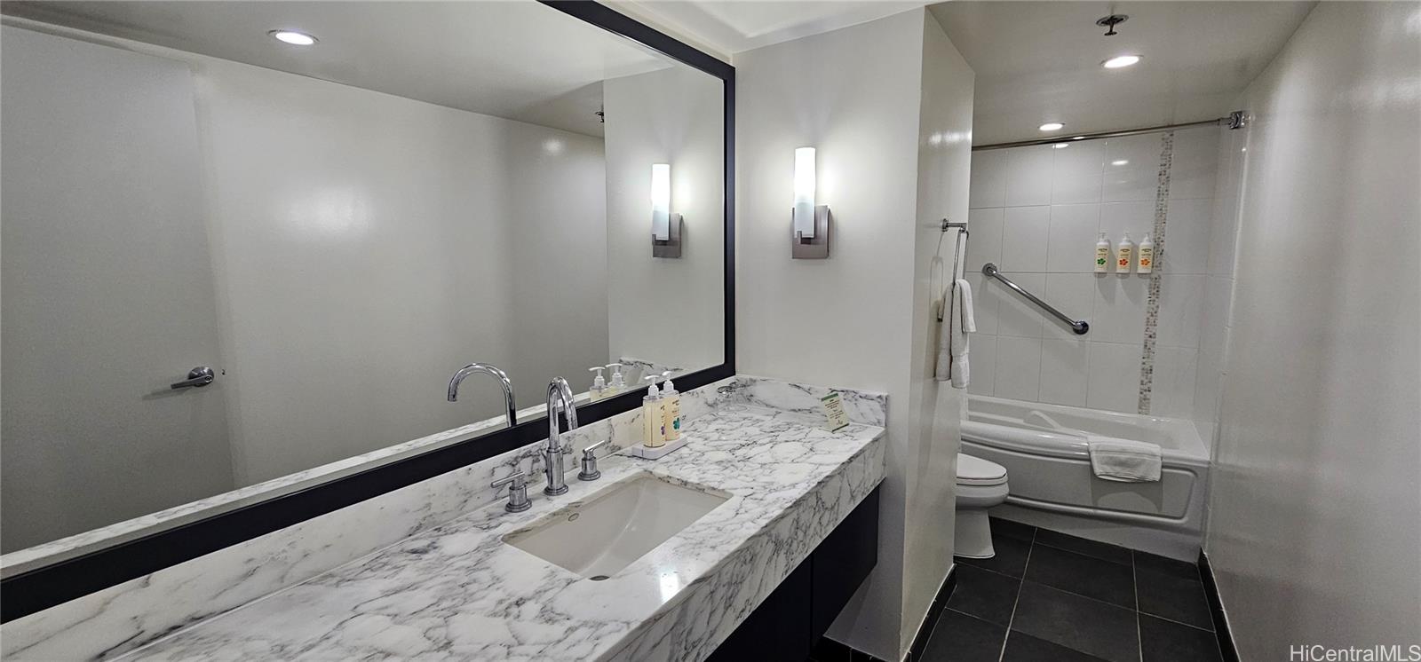 Ala Moana Hotel Condo condo # 1407, Honolulu, Hawaii - photo 9 of 25