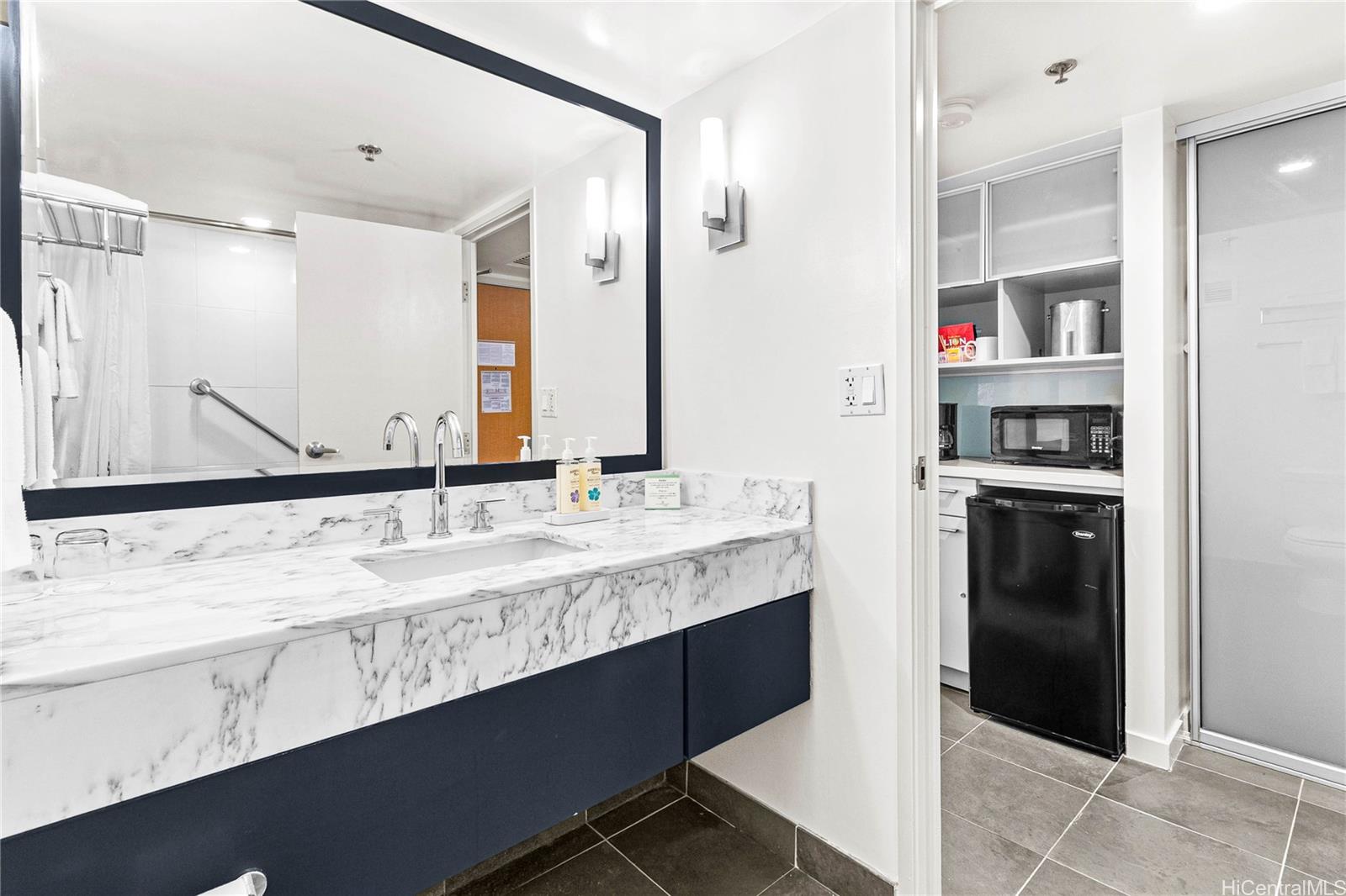 Ala Moana Hotel Condo condo # 1523, Honolulu, Hawaii - photo 11 of 16