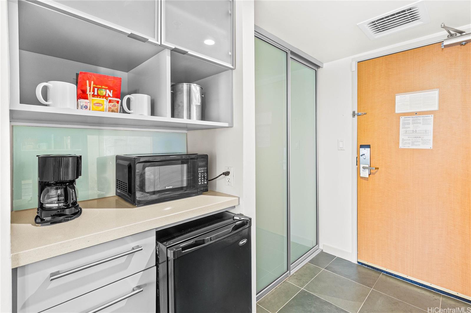 Ala Moana Hotel Condo condo # 1523, Honolulu, Hawaii - photo 9 of 16