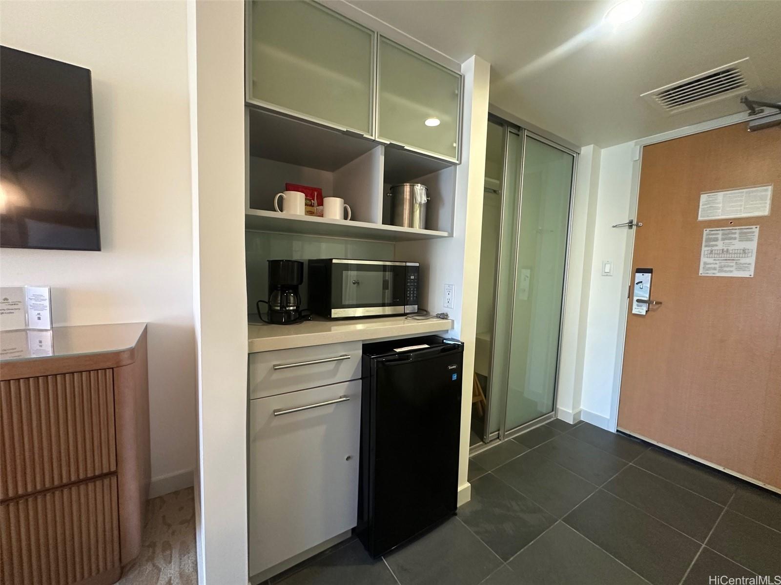 Ala Moana Hotel Condo condo # 1613, Honolulu, Hawaii - photo 4 of 14