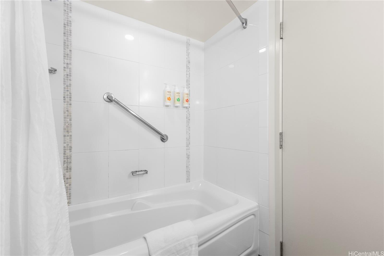 Ala Moana Hotel Condo condo # 1622, Honolulu, Hawaii - photo 15 of 21