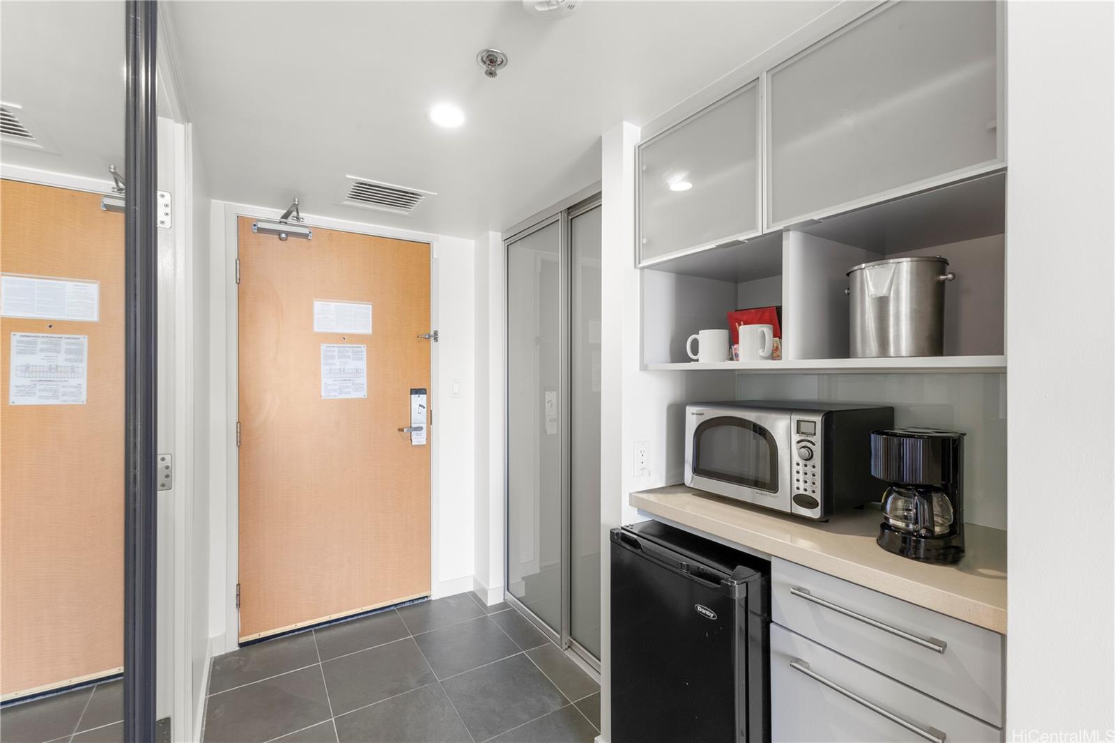 Ala Moana Hotel Condo condo # 1622, Honolulu, Hawaii - photo 3 of 15