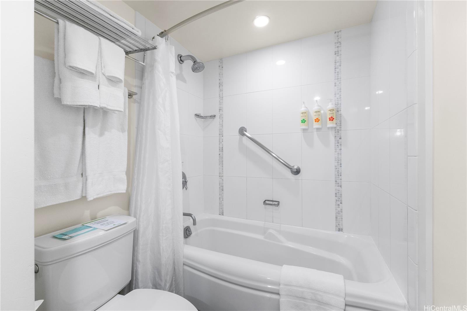 Ala Moana Hotel Condo condo # 1707, Honolulu, Hawaii - photo 9 of 17