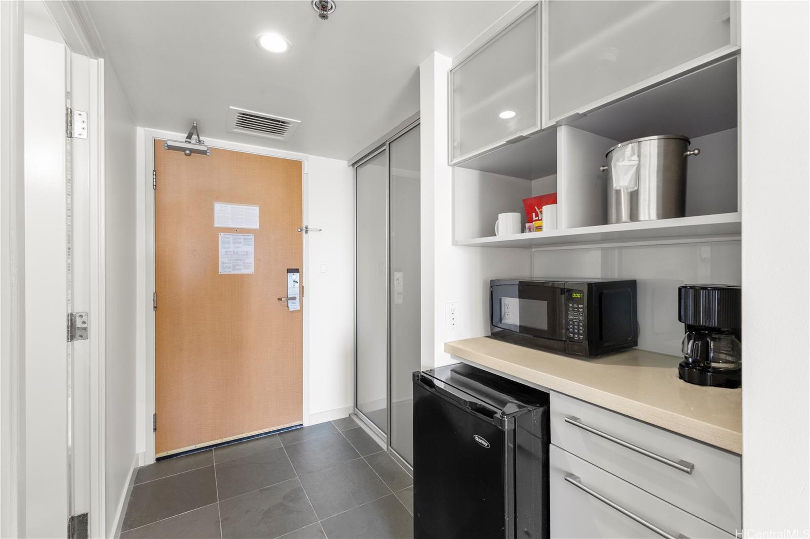 Ala Moana Hotel Condo condo # 1720, Honolulu, Hawaii - photo 9 of 19