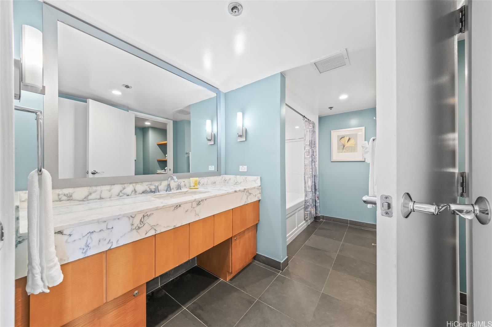 Ala Moana Hotel Condo condo # 3326, Honolulu, Hawaii - photo 19 of 25