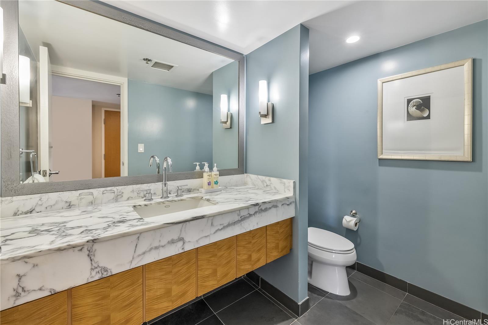 Ala Moana Hotel Condo condo # 3331, Honolulu, Hawaii - photo 6 of 25