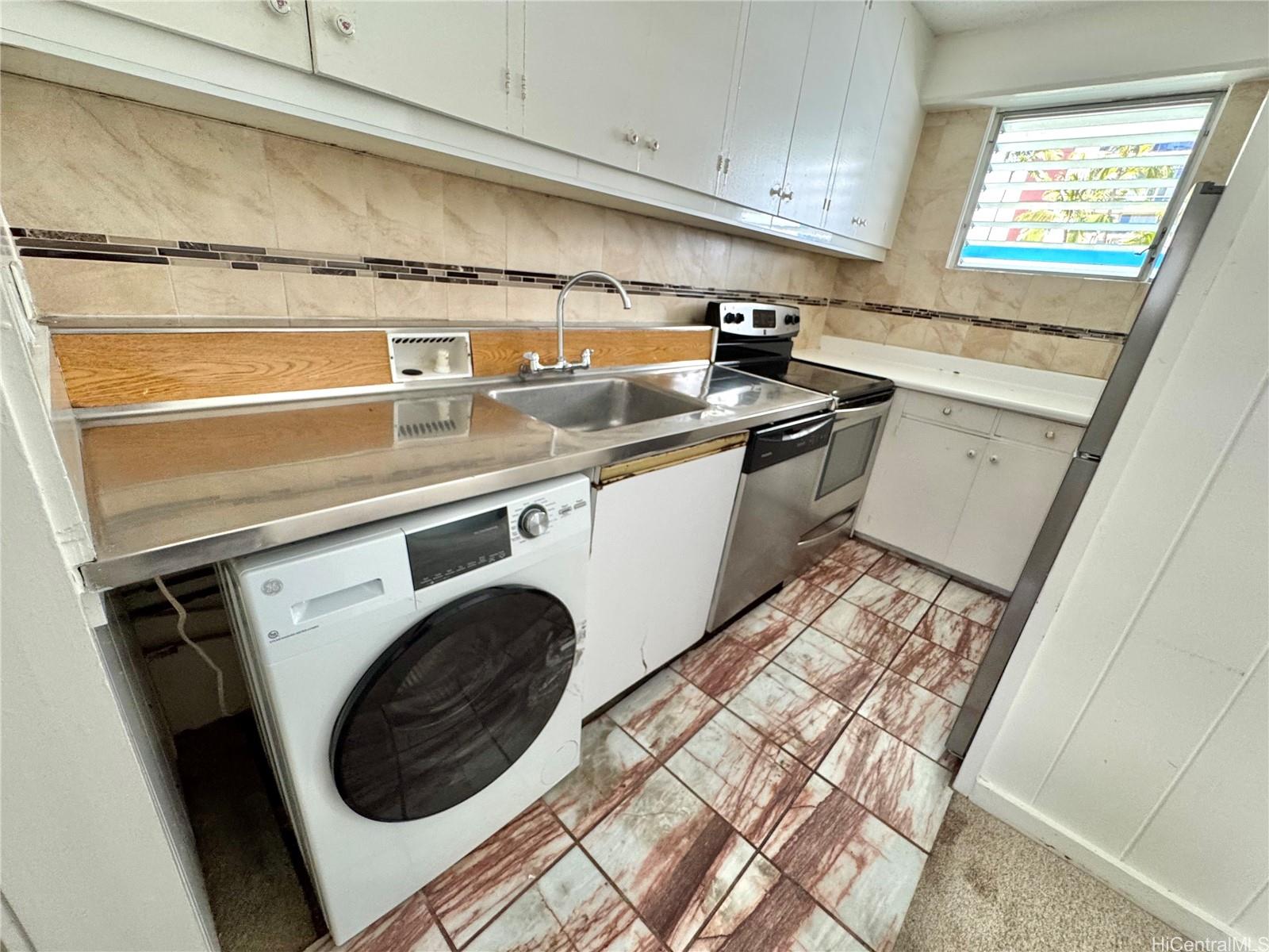 Hawaiian Prince Apts Ltd condo # 404, Honolulu, Hawaii - photo 5 of 10