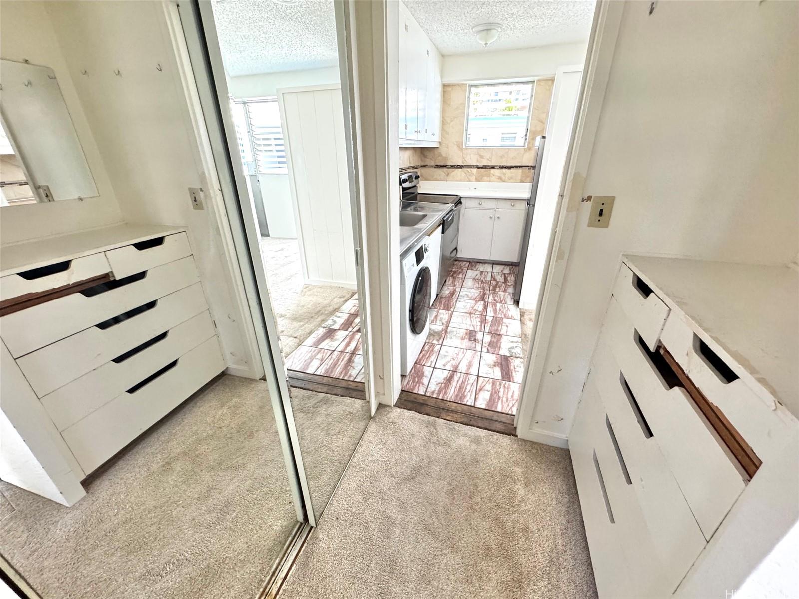 Hawaiian Prince Apts Ltd condo # 404, Honolulu, Hawaii - photo 7 of 10