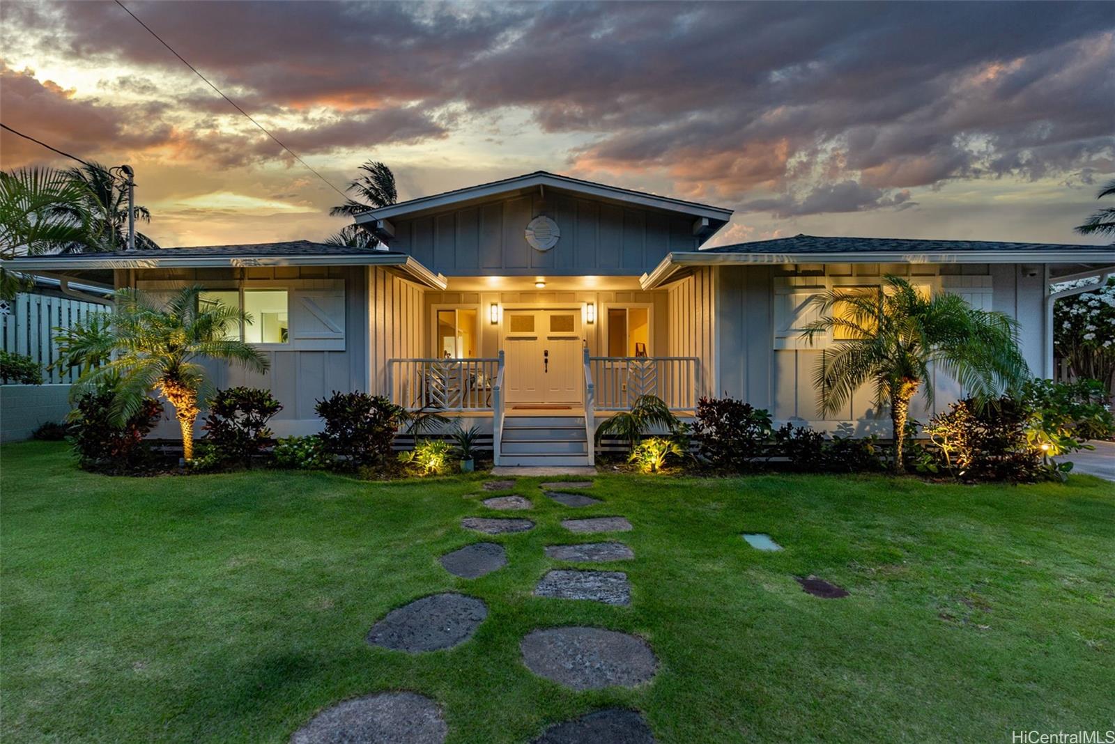 41-019  Manana Street Waimanalo, Kailua home - photo 3 of 25