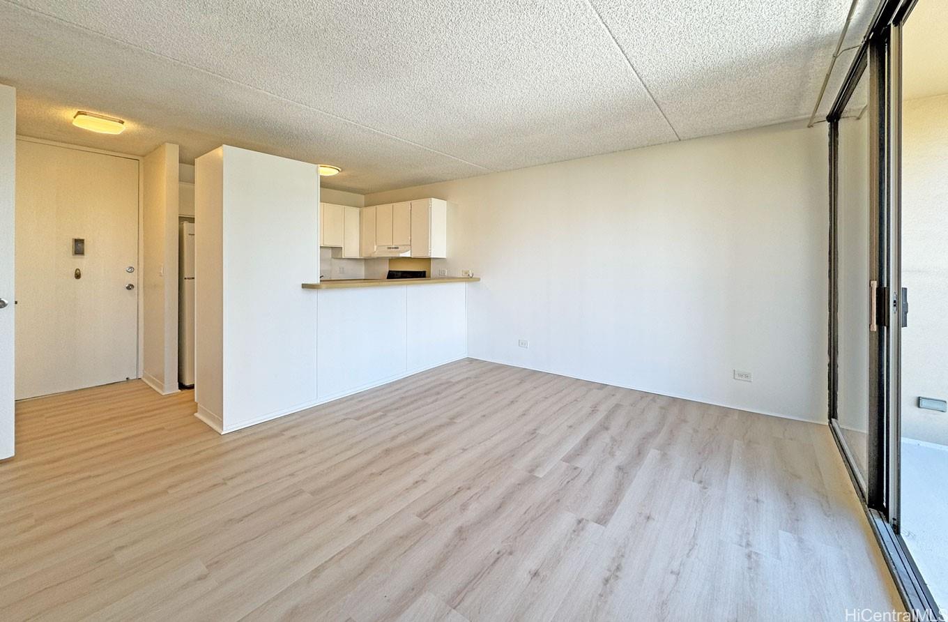 411 Hobron Lane Honolulu - Rental - photo 4 of 19