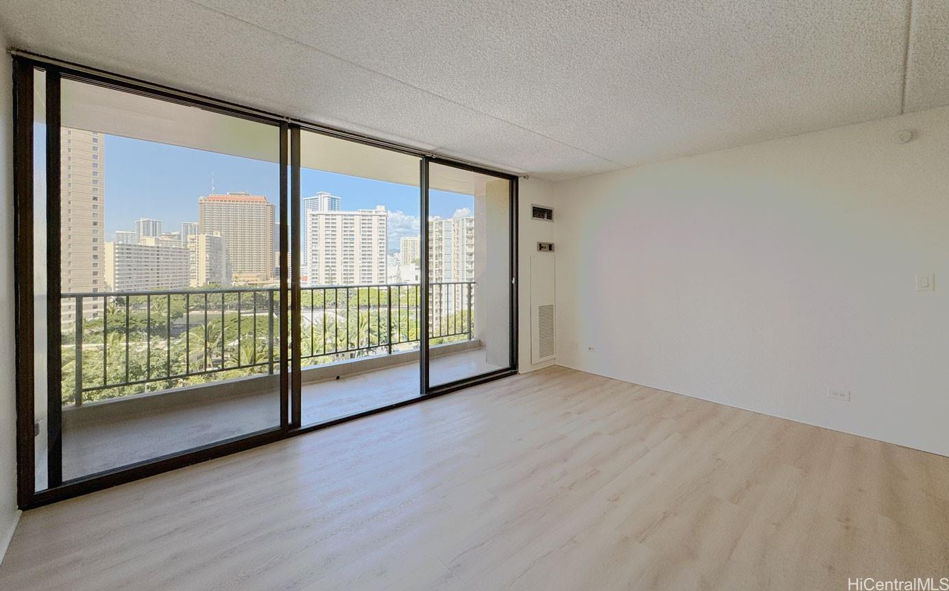 411 Hobron Lane Honolulu - Rental - photo 6 of 19