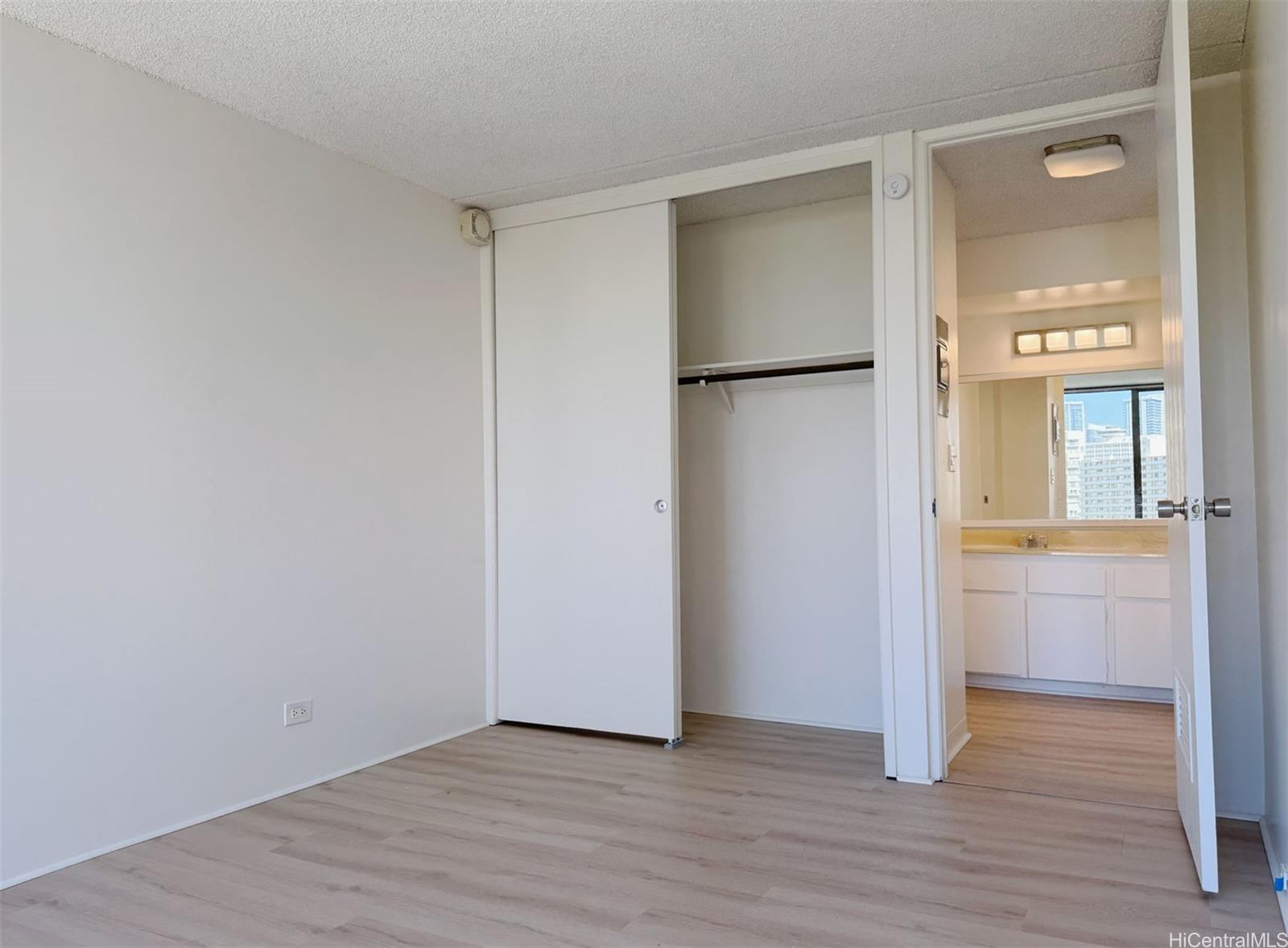 411 Hobron Lane Honolulu - Rental - photo 9 of 19