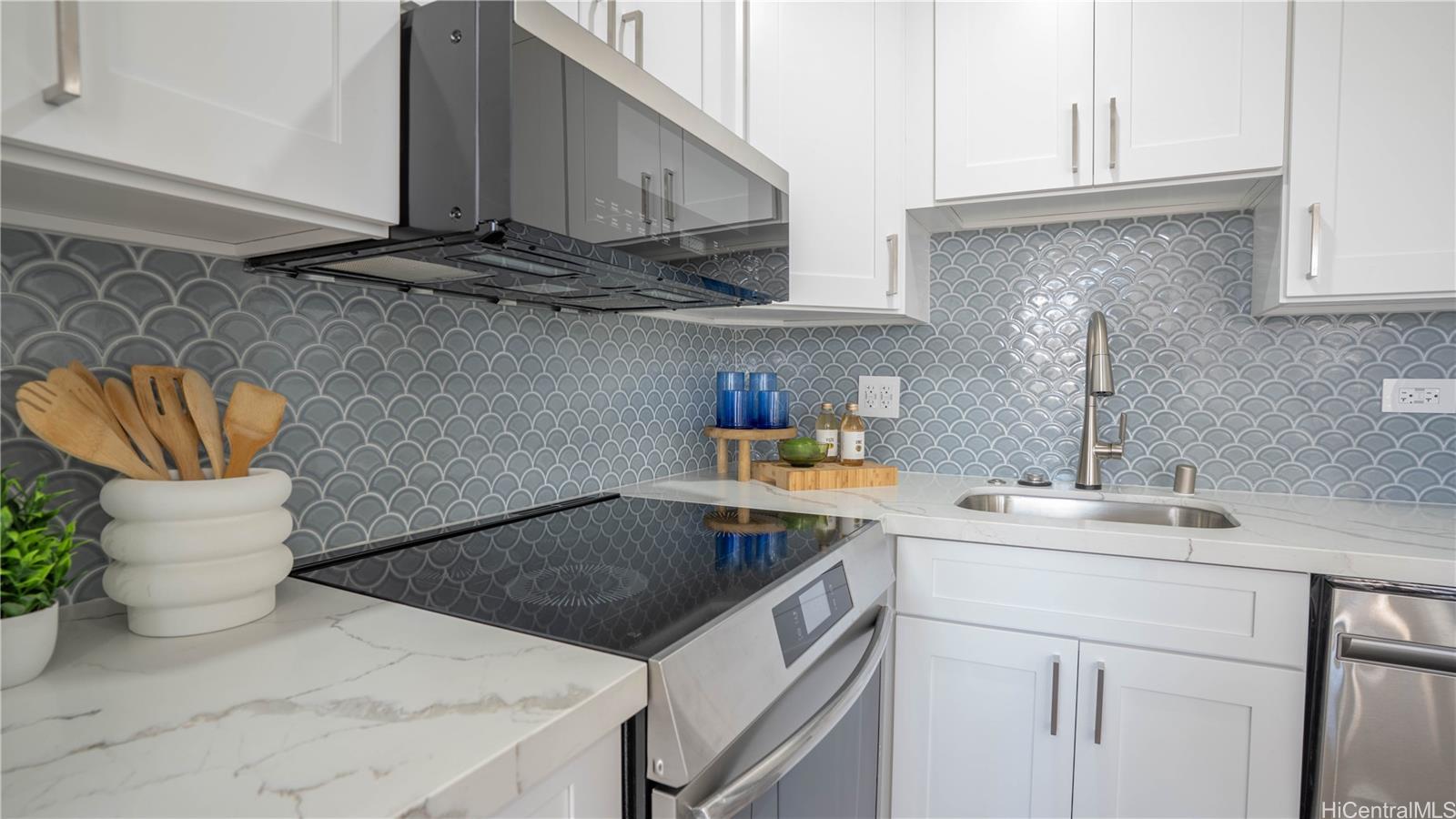 Chateau Waikiki condo # 1212, Honolulu, Hawaii - photo 11 of 25