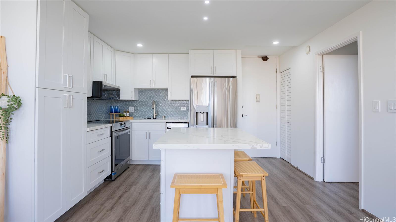 Chateau Waikiki condo # 1212, Honolulu, Hawaii - photo 12 of 25