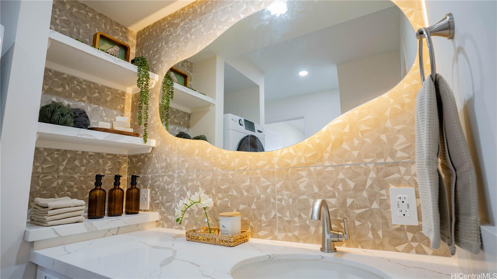 Chateau Waikiki condo # 1212, Honolulu, Hawaii - photo 24 of 25