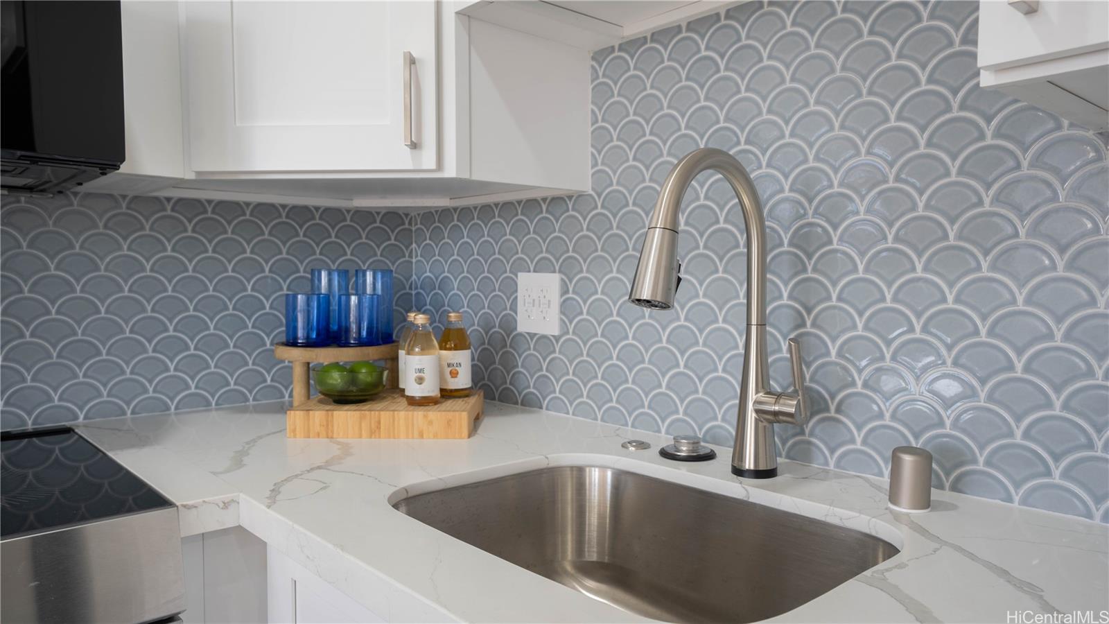 Chateau Waikiki condo # 1212, Honolulu, Hawaii - photo 7 of 25