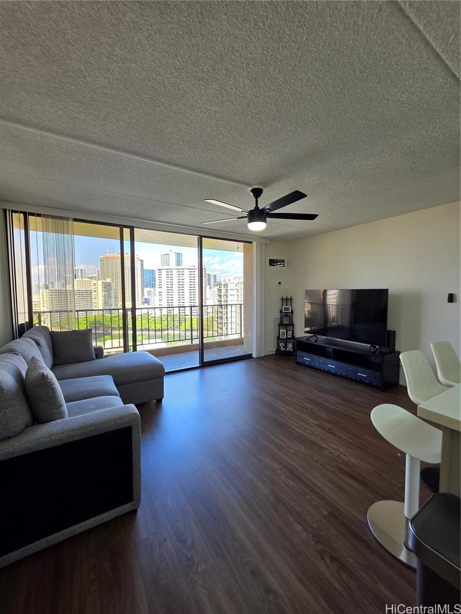 411 Hobron Ln Honolulu - Rental - photo 13 of 16
