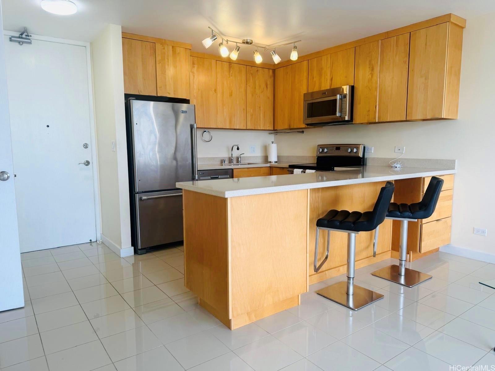 Chateau Waikiki condo # 1510, Honolulu, Hawaii - photo 2 of 18