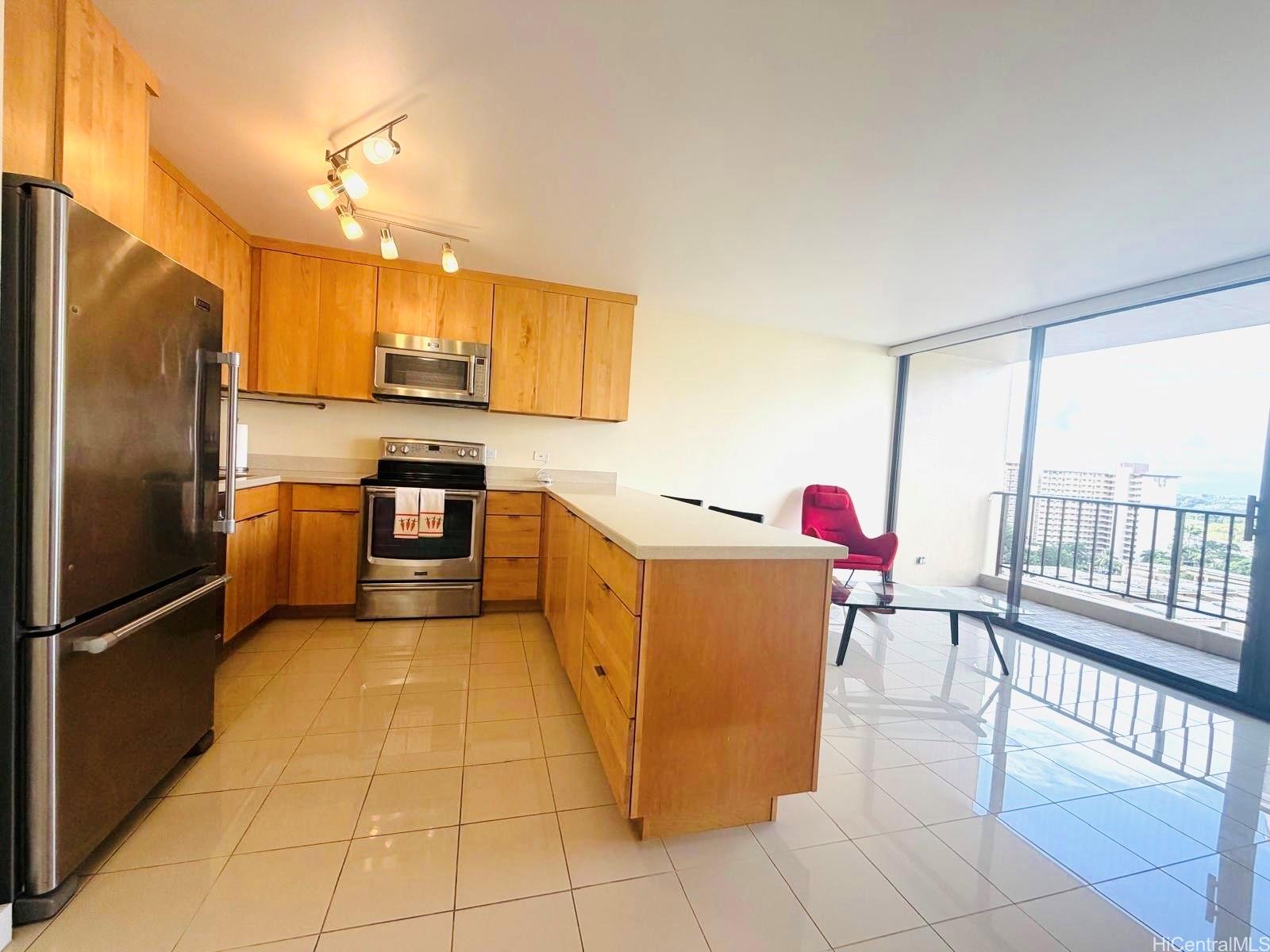 Chateau Waikiki condo # 1510, Honolulu, Hawaii - photo 3 of 18