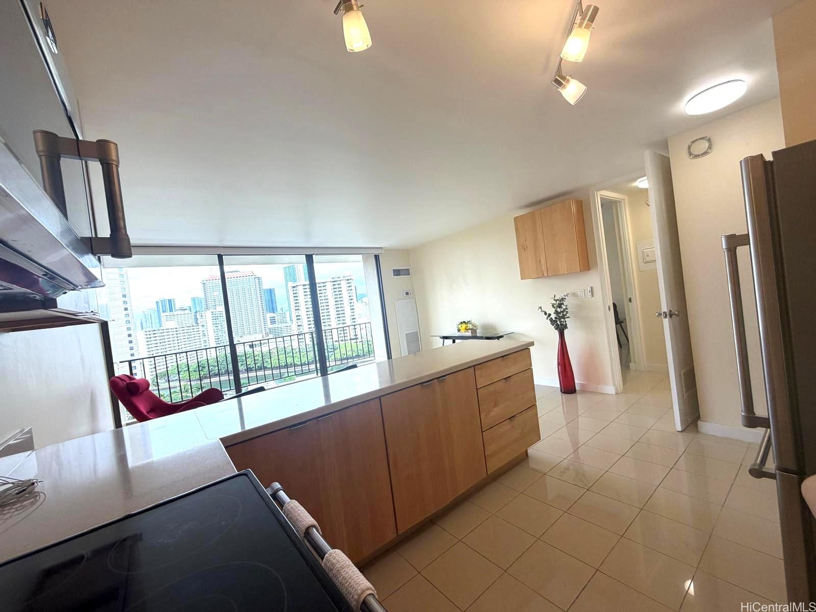 Chateau Waikiki condo # 1510, Honolulu, Hawaii - photo 5 of 18