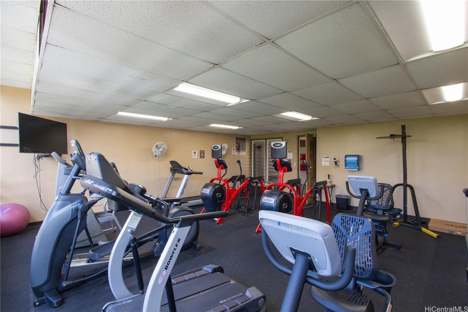 Chateau Waikiki condo # 1512, Honolulu, Hawaii - photo 18 of 25