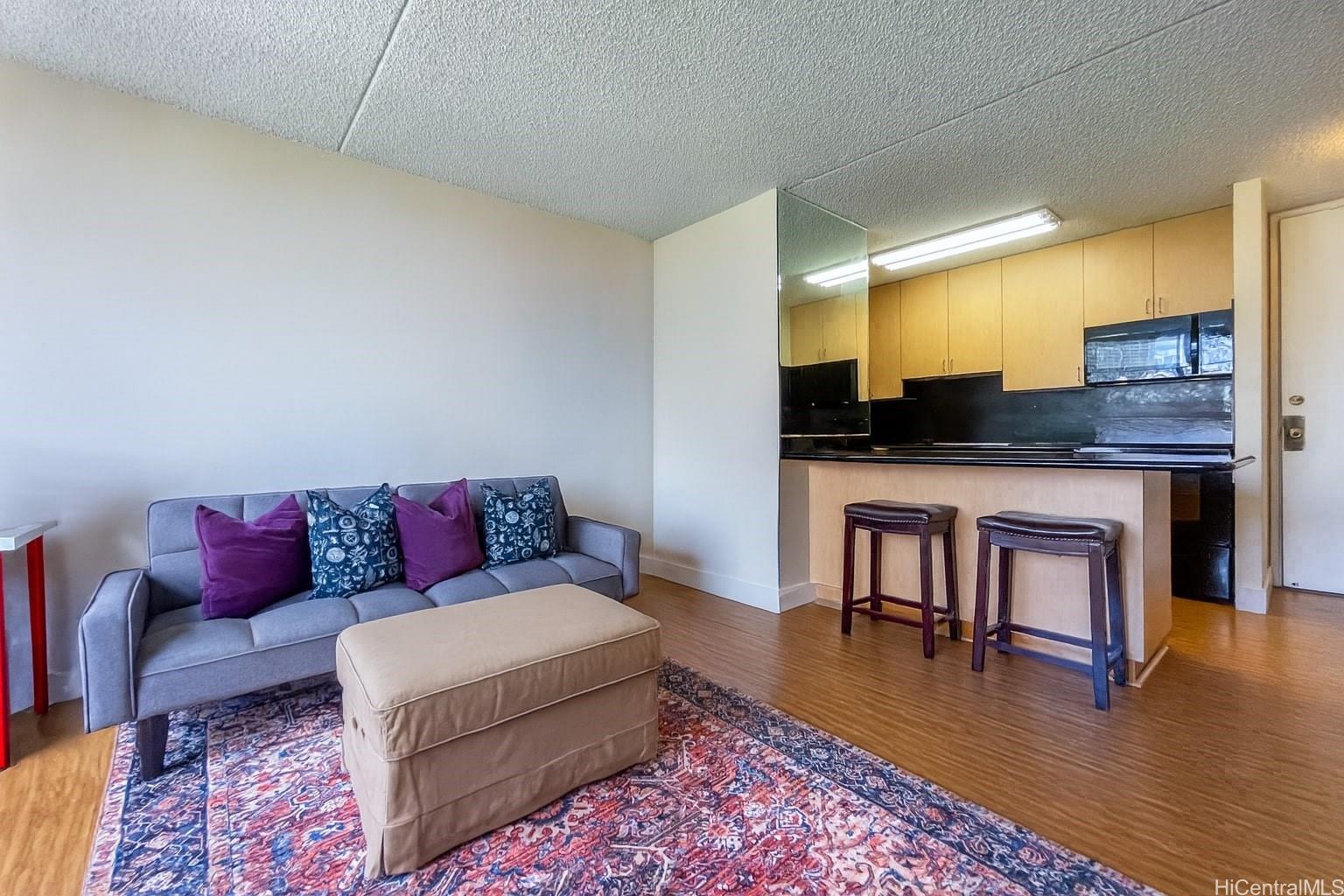 Chateau Waikiki condo # 1512, Honolulu, Hawaii - photo 4 of 9