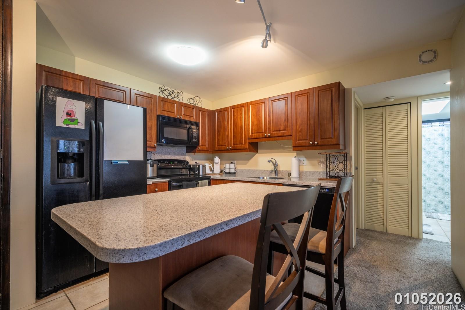 411 Hobron Ln Honolulu - Rental - photo 21 of 25