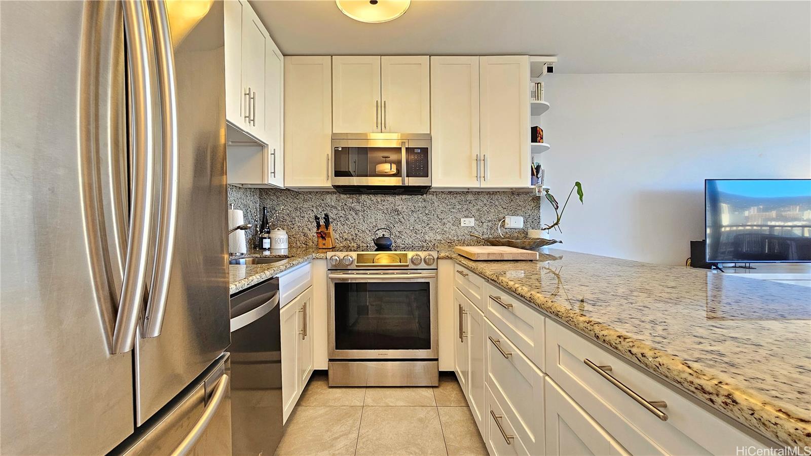 Chateau Waikiki condo # 1810, Honolulu, Hawaii - photo 11 of 23