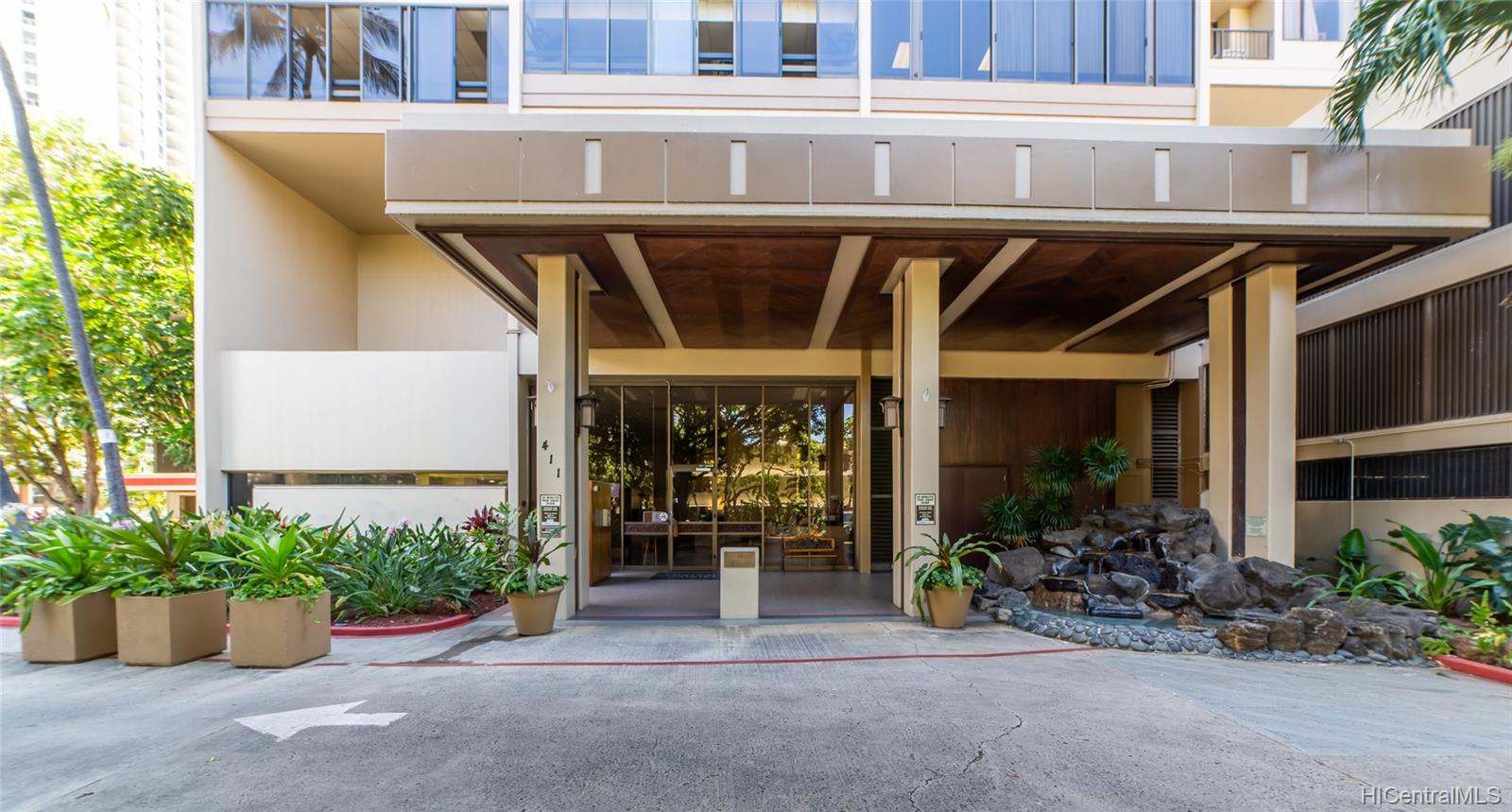 Chateau Waikiki 2001, 411 Hobron Lane, Honolulu Waikiki condo