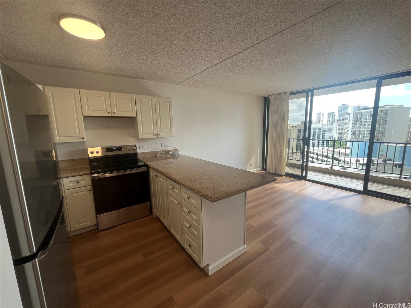 411 Hobron Ln Honolulu - Rental - photo 2 of 16