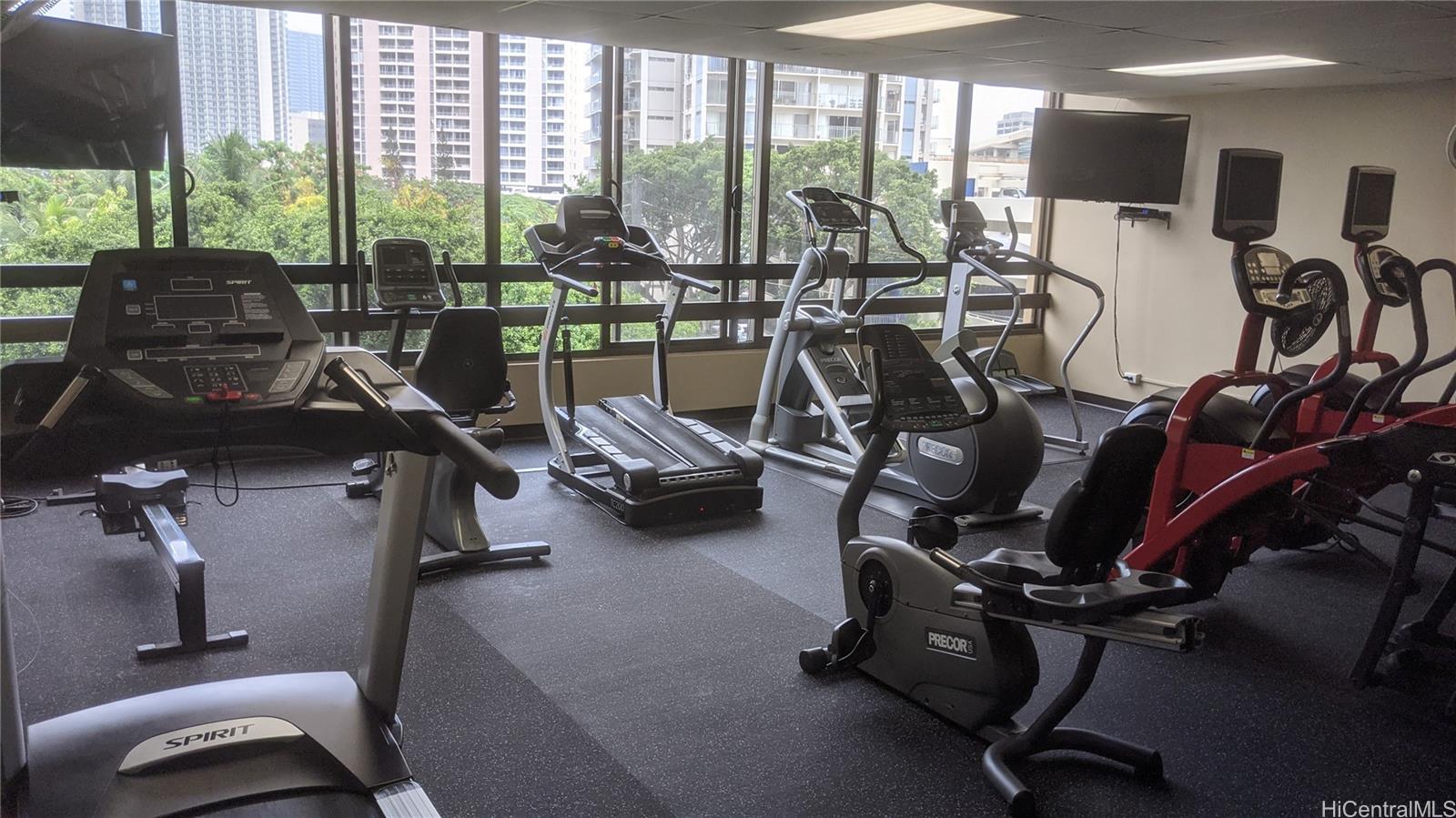 411 Hobron Ln Honolulu - Rental - photo 14 of 16