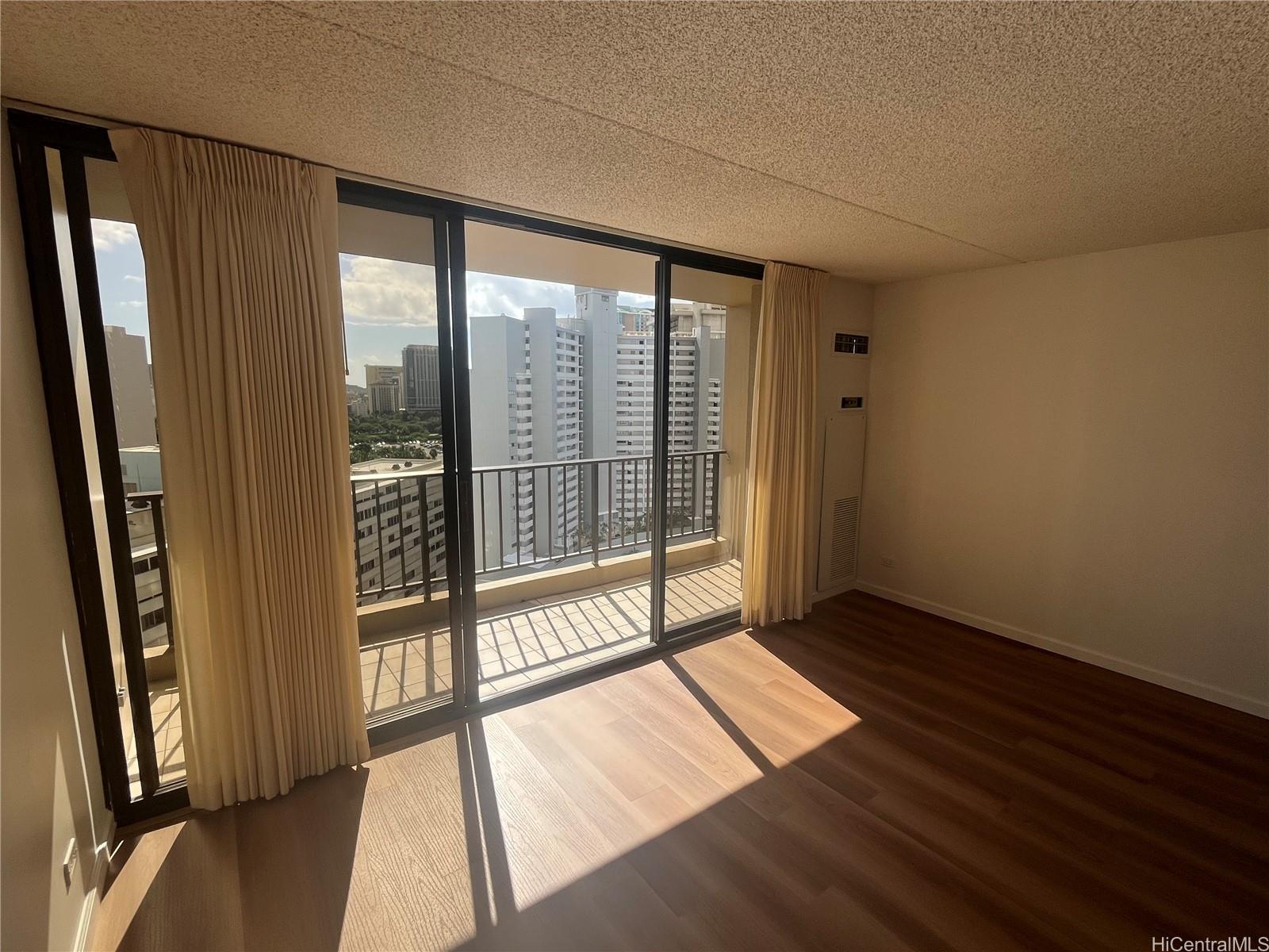 411 Hobron Ln Honolulu - Rental - photo 3 of 16