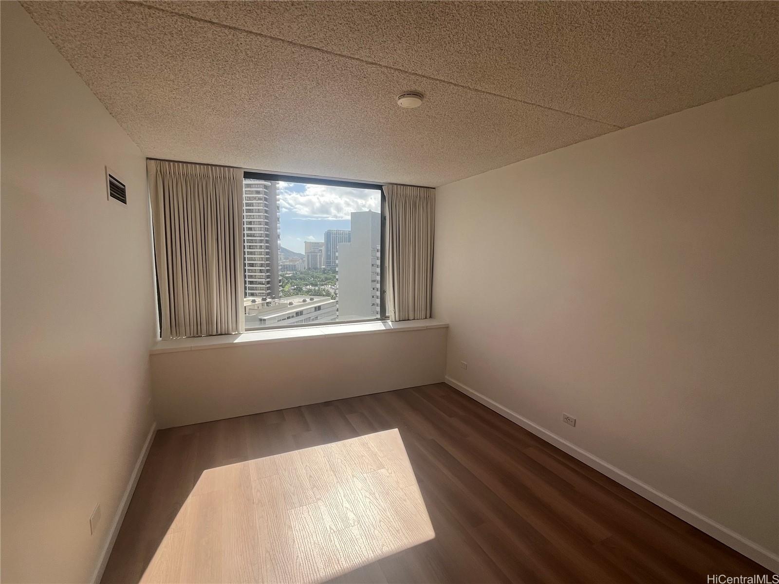 411 Hobron Ln Honolulu - Rental - photo 9 of 16