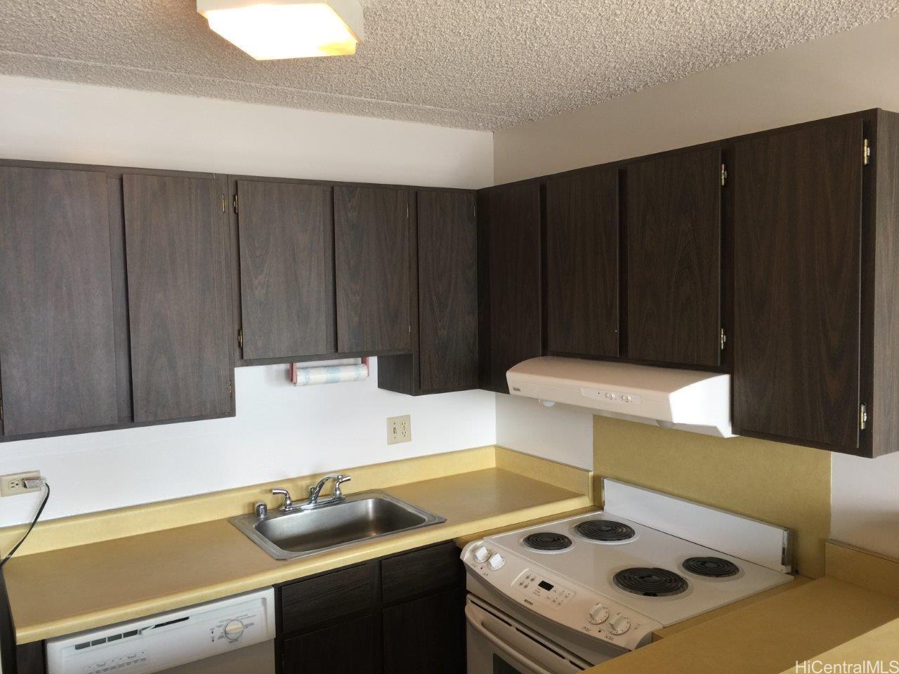 Chateau Waikiki condo # 2103, Honolulu, Hawaii - photo 4 of 10